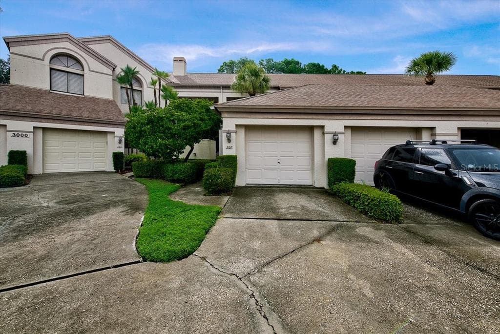 3000 RED OAK COURT UNIT 202 PALM HARBOR, FL 34684