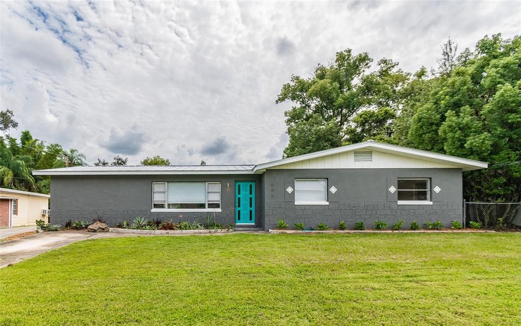 806 W HOLLYWOOD STREET TAMPA, FL 33604