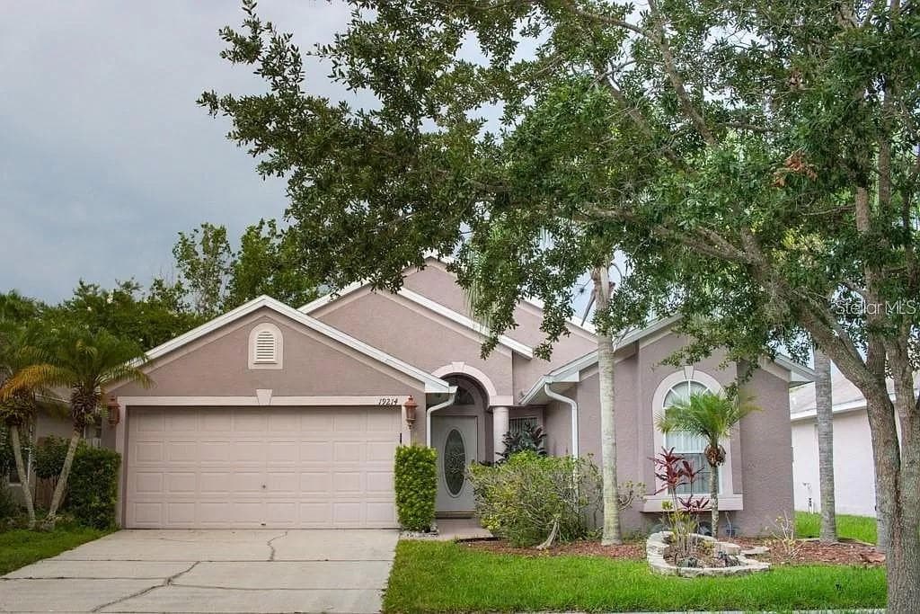 19214 GARDEN QUILT CIRCLE LUTZ, FL 33558