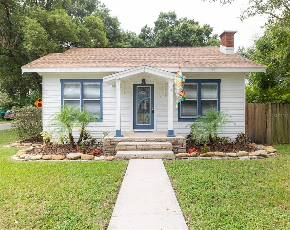 1225 E GIDDENS AVENUE TAMPA, FL 33603