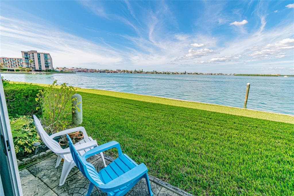 280 126TH AVENUE UNIT 104 TREASURE ISLAND, FL 33706