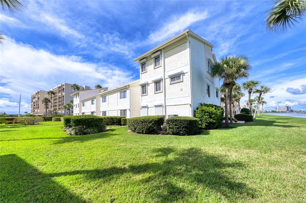 1451 GULF BOULEVARD UNIT 204 CLEARWATER BEACH, FL 33767