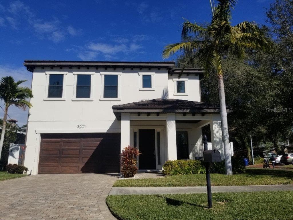 813 W CORAL STREET TAMPA, FL 33602