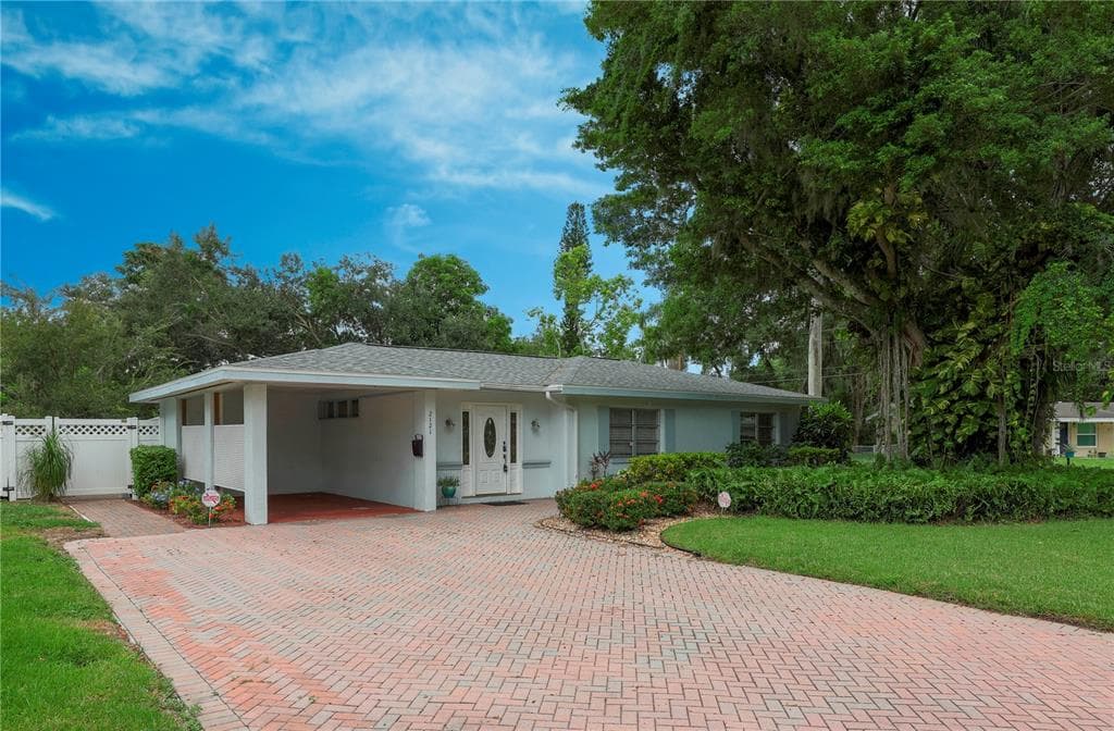 2121 2ND AVENUE E BRADENTON, FL 34208