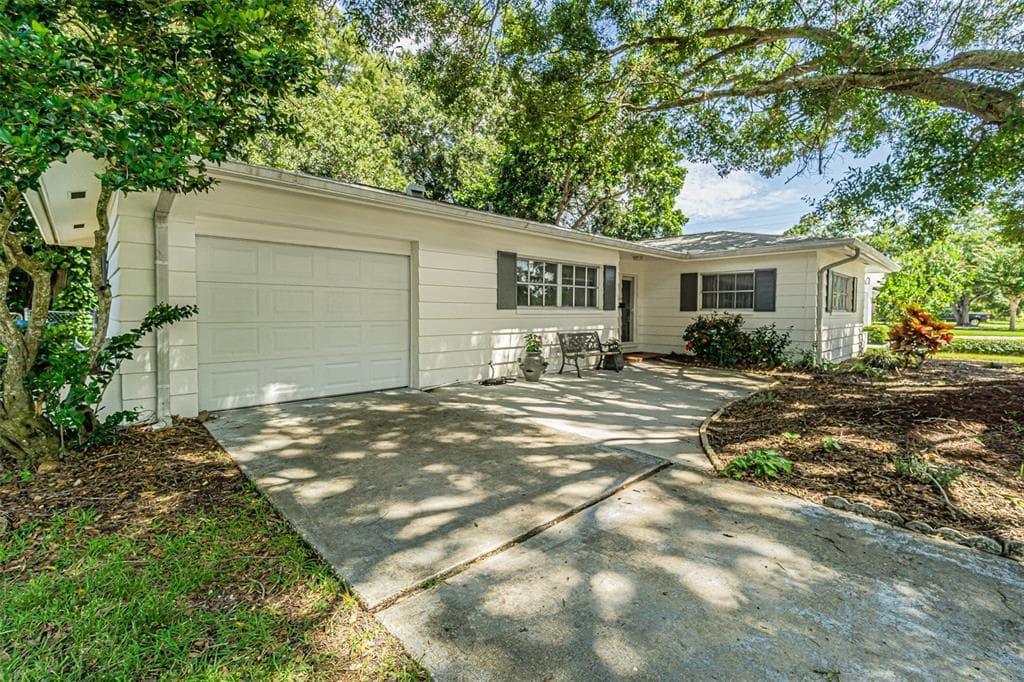 4335 31ST AVENUE N ST PETERSBURG, FL 33713