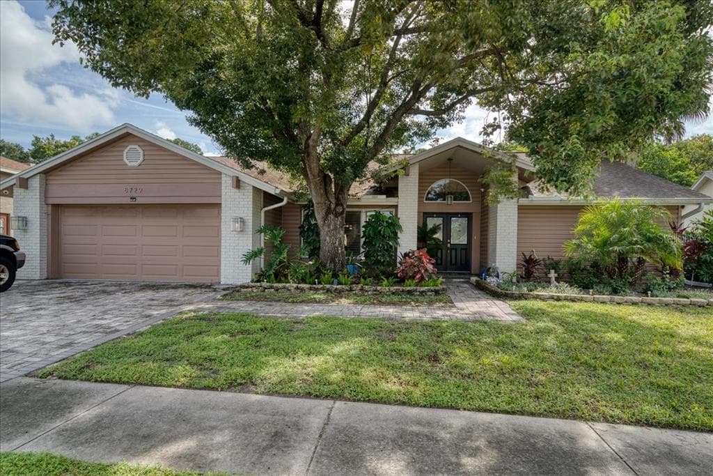 8729 BRAXTON DRIVE HUDSON, FL 34667