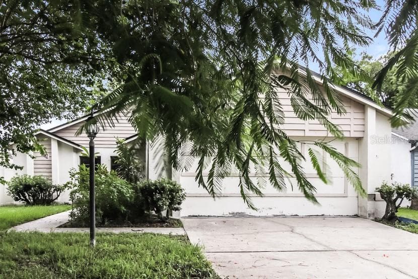 559 MOCCASIN COURT CASSELBERRY, FL 32707