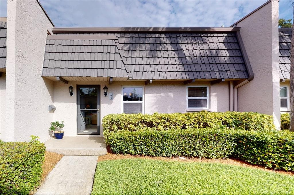 804 CORDOVA GRN SEMINOLE, FL 33777