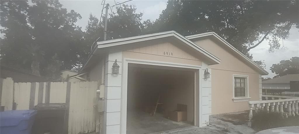6919 BLOSSOM AVENUE TAMPA, FL 33614
