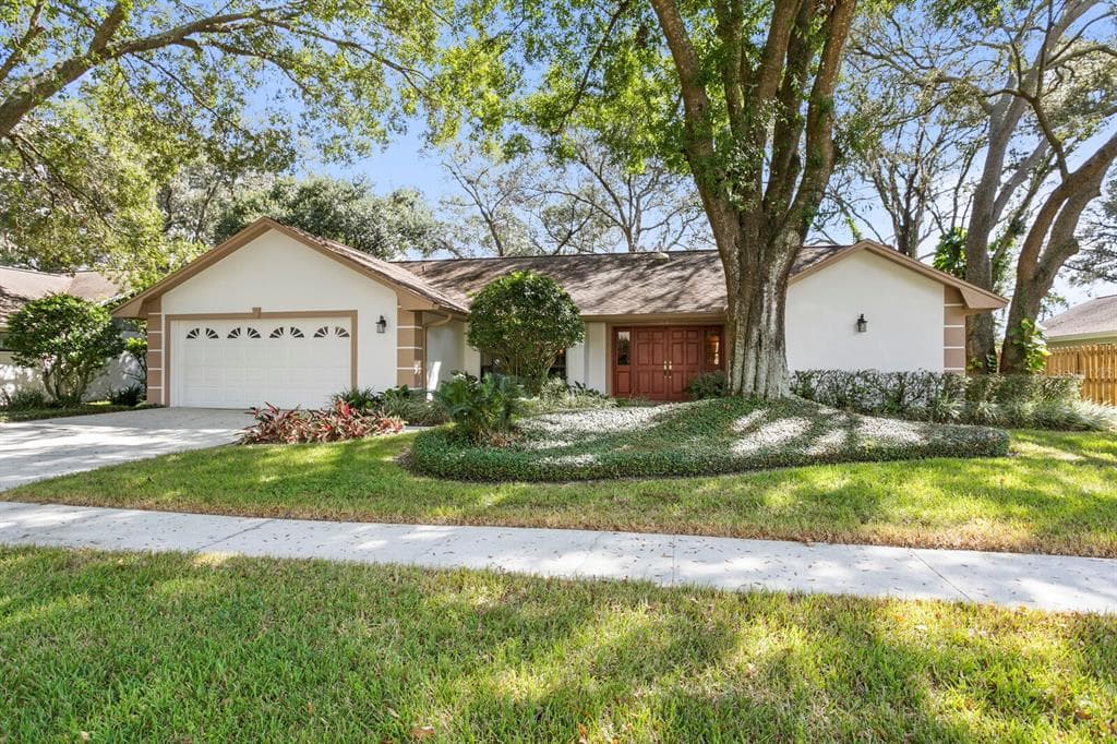 11405 E QUEENSWAY DRIVE TEMPLE TERRACE, FL 33617