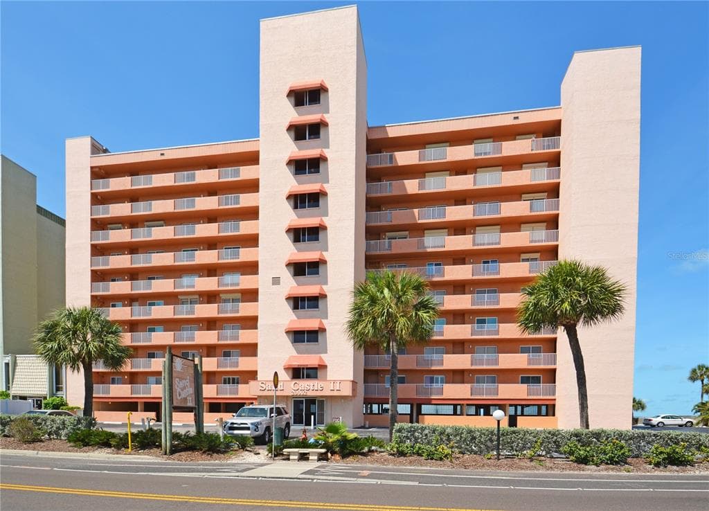 20002 GULF BOULEVARD UNIT 2704