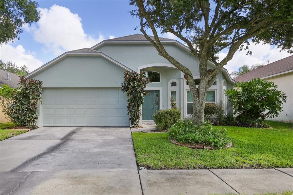 1552 MAXIMILIAN DRIVE WESLEY CHAPEL, FL 33543