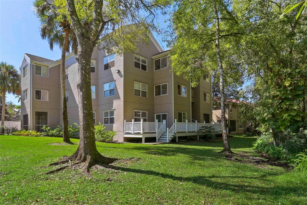 15215 AMBERLY DRIVE UNIT 202 TAMPA, FL 33647
