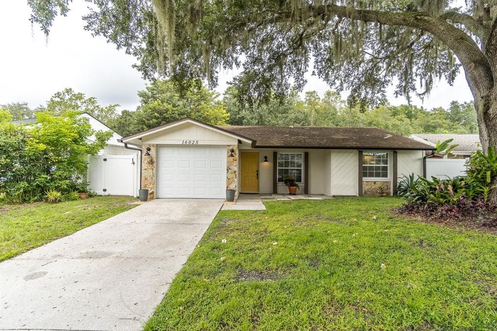 16025 SADDLESTRING DRIVE TAMPA, FL 33618
