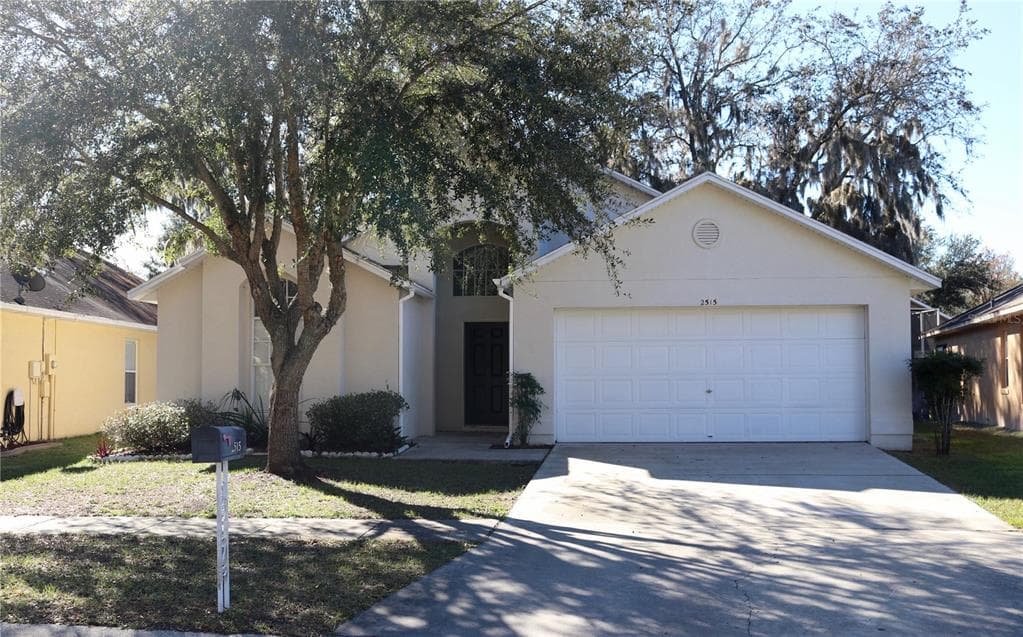 2515 CLARESIDE DR VALRICO, FL 33596