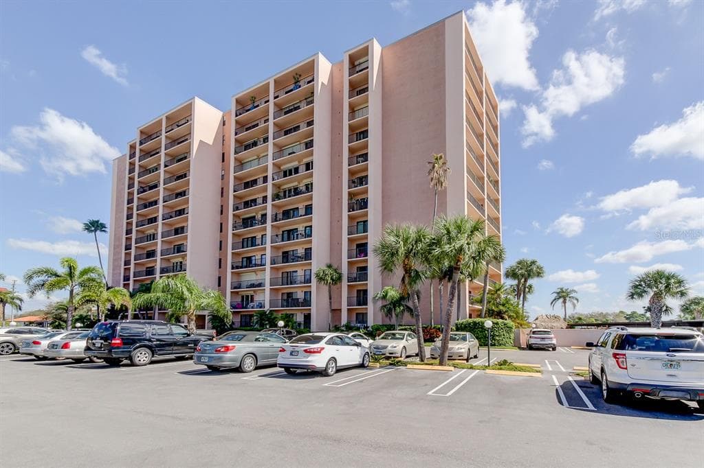 51 ISLAND WAY UNIT 506 CLEARWATER, FL 33767