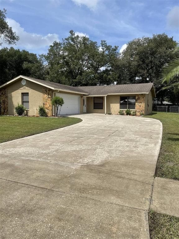 1385 E HUBBARD AVENUE DELAND, FL 32724