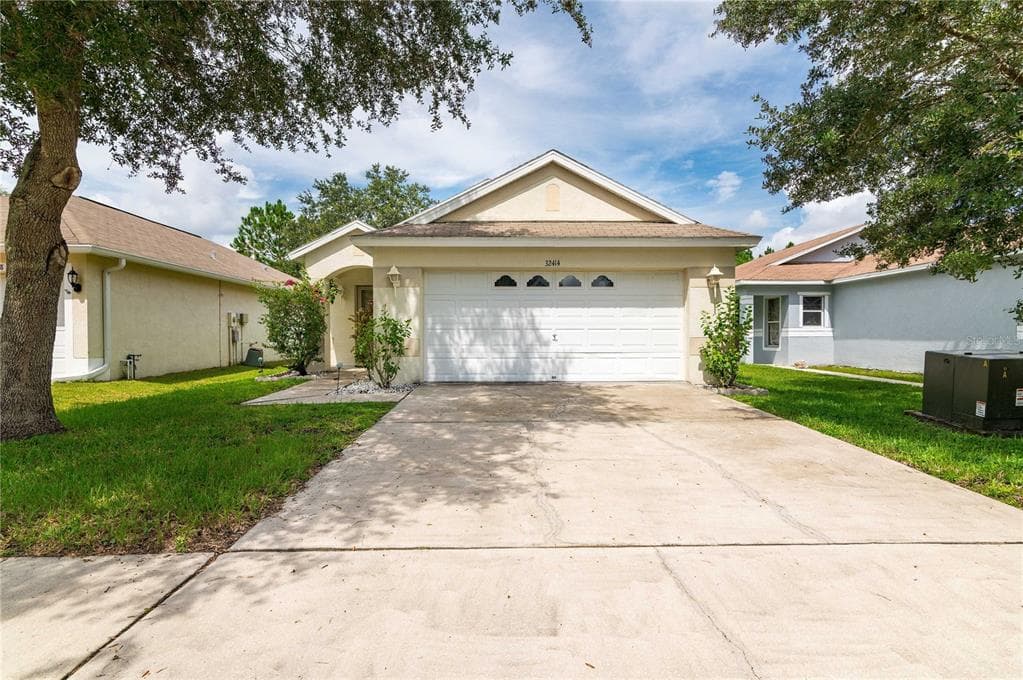 32414 FISH HOOK LOOP WESLEY CHAPEL, FL 33545