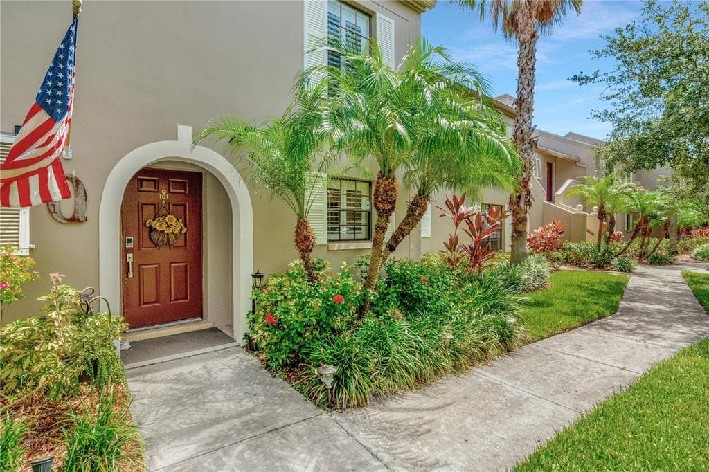 2450 PELICAN COURT UNIT Q101