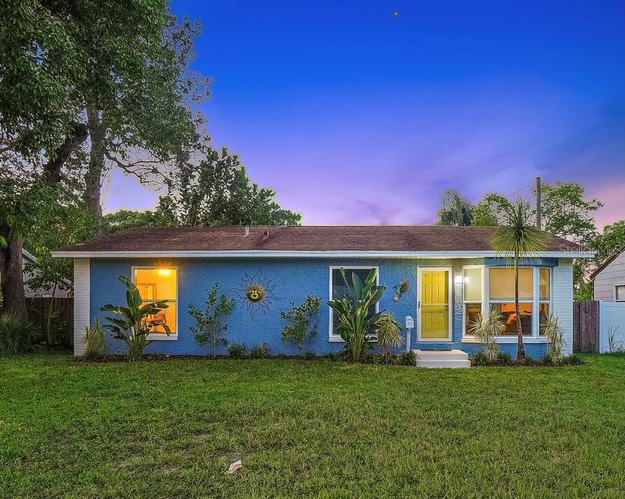 449 40TH AVENUE NE ST PETERSBURG, FL 33703