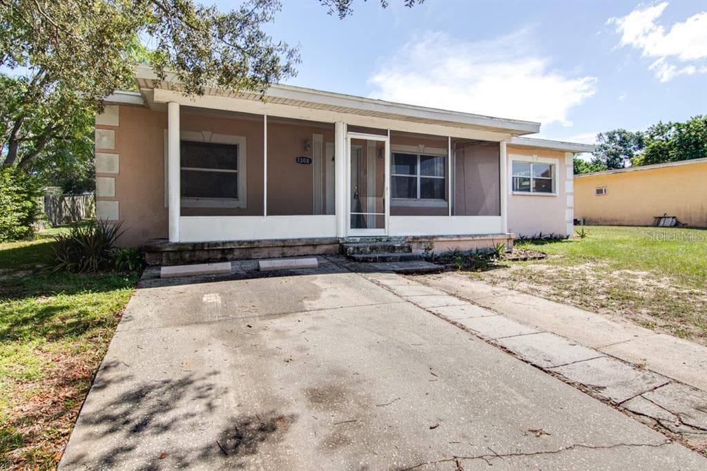 1308 LAKEVIEW ROAD LAKE WALES, FL 33853