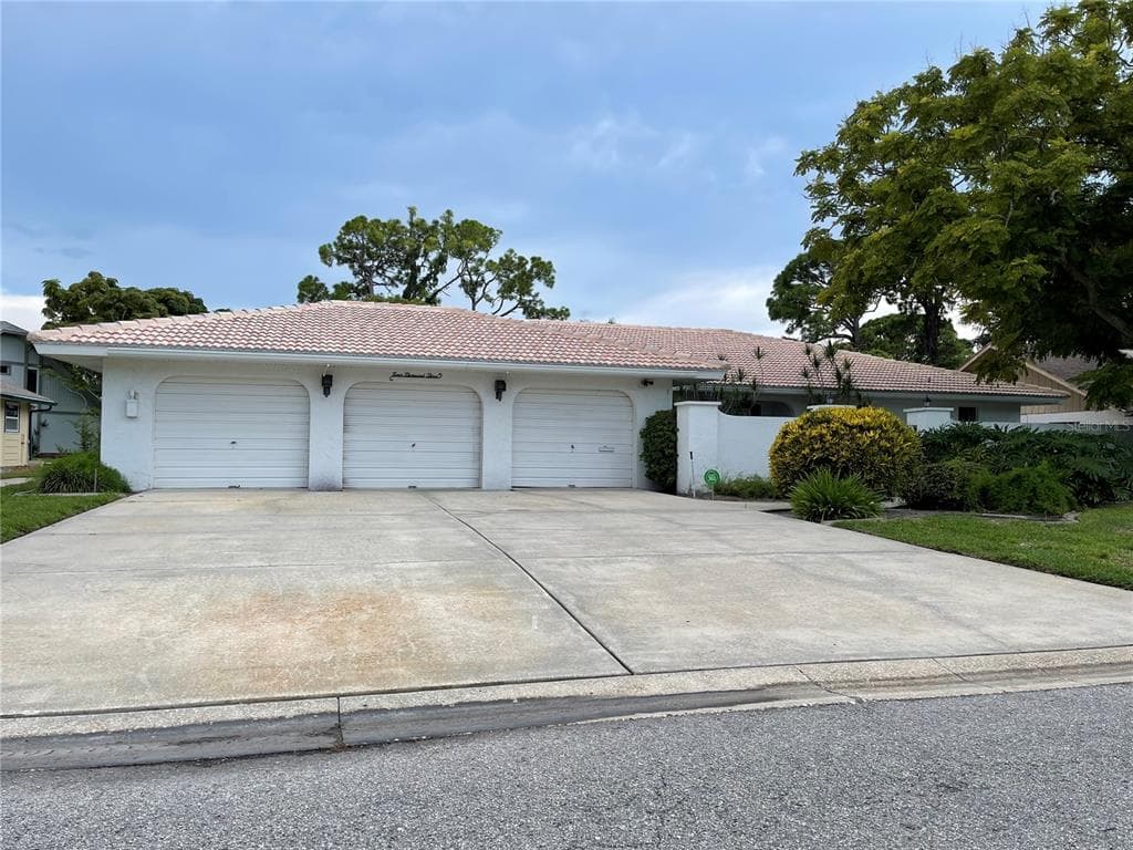 4003 PINAR DRIVE