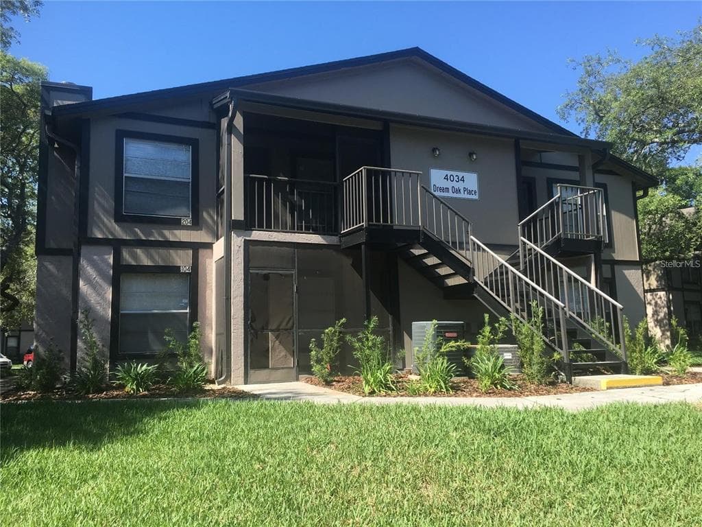 4034 DREAM OAK PLACE UNIT 204 TAMPA, FL 33613