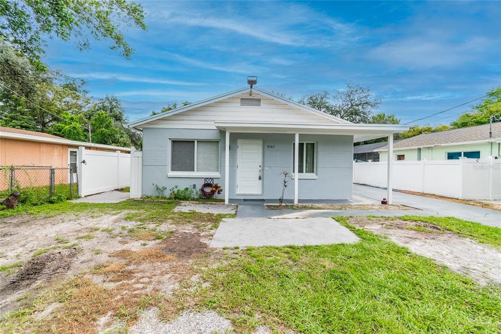 9307 N ALBANY AVENUE TAMPA, FL 33612