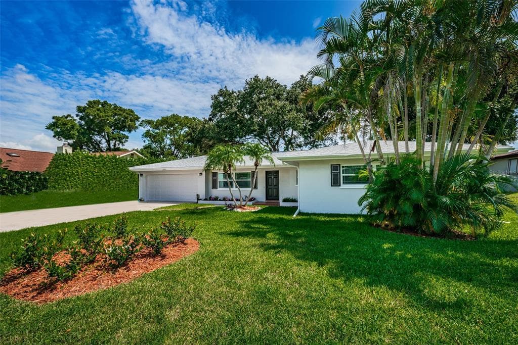 1437 BUGLE LANE CLEARWATER, FL 33764