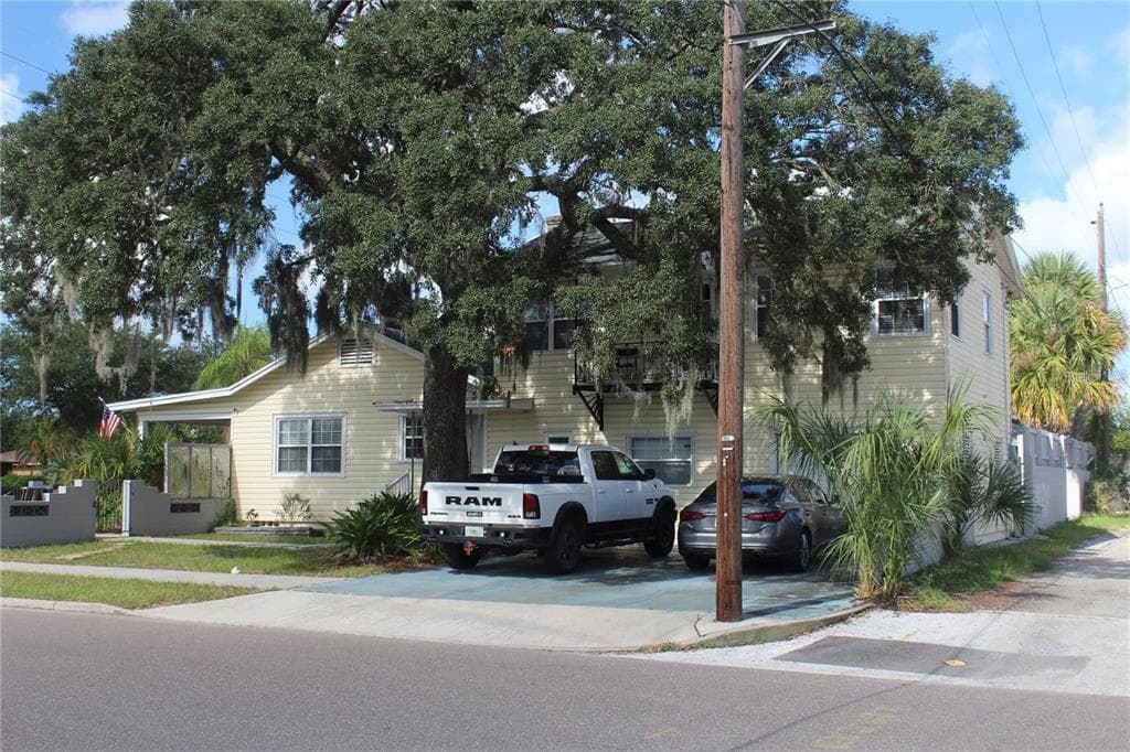 3801 1ST AVENUE S ST PETERSBURG, FL 33711