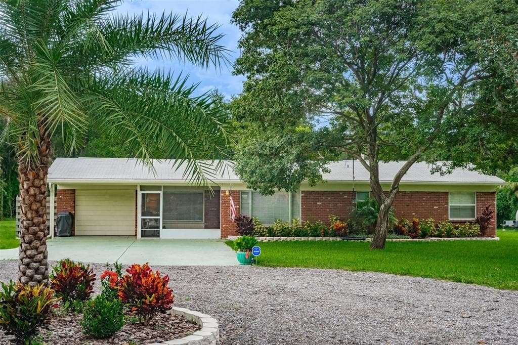 2108 CROSBY ROAD VALRICO, FL 33594