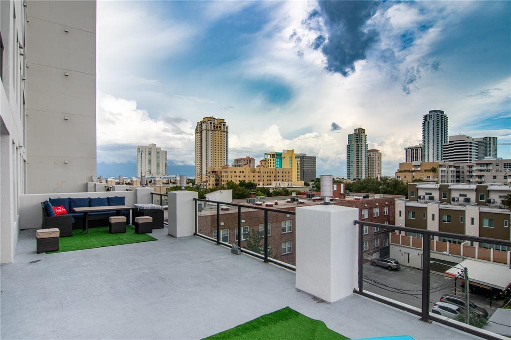 226 5TH AVENUE N UNIT M-02 ST PETERSBURG, FL 33701