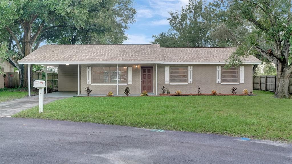 1807 CAMP COURT PLANT CITY, FL 33563