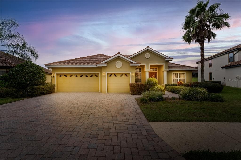 3951 SUNSET LAKE DRIVE LAKELAND, FL 33810