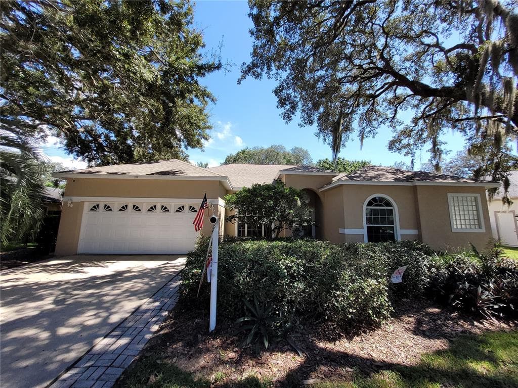 711 WATERVIEW LANE TARPON SPRINGS, FL 34689