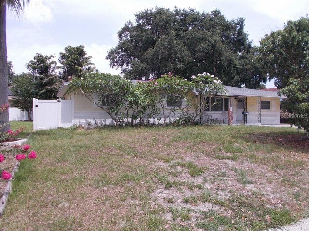 2833 52ND WAY N ST PETERSBURG, FL 33710