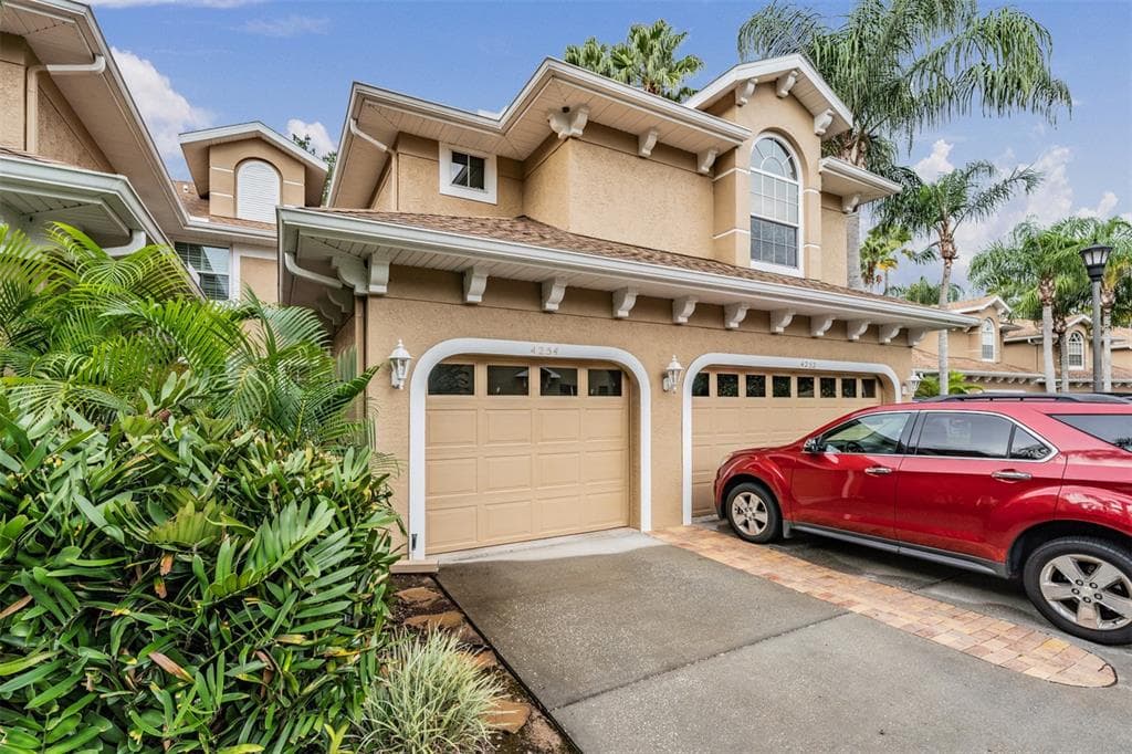 4254 PRESERVE PLACE UNIT 2B PALM HARBOR, FL 34685