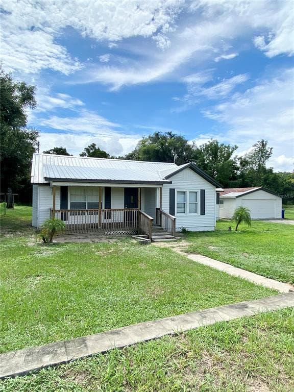 111 W D STREET FROSTPROOF, FL 33843