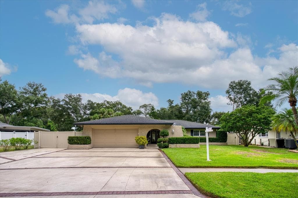 2789 FOREST VIEW DRIVE CLEARWATER, FL 33761