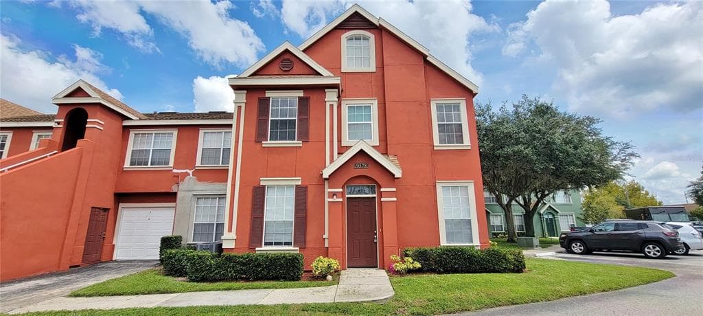 9578 LAKE CHASE ISLAND WAY UNIT 9578 TAMPA, FL 33626