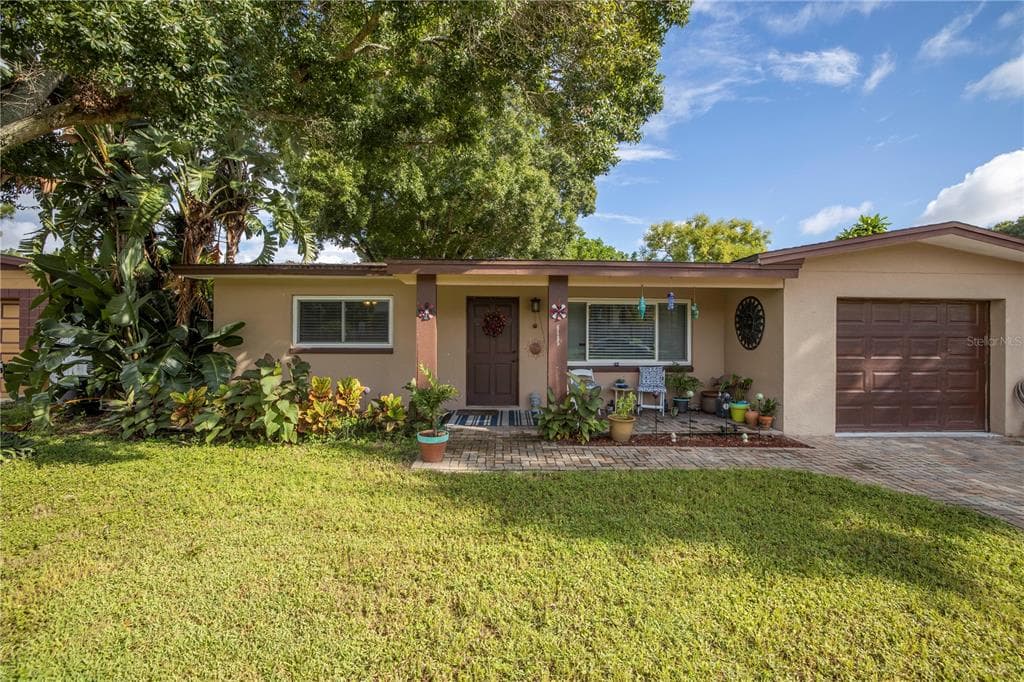 6485 40TH AVENUE N ST PETERSBURG, FL 33709