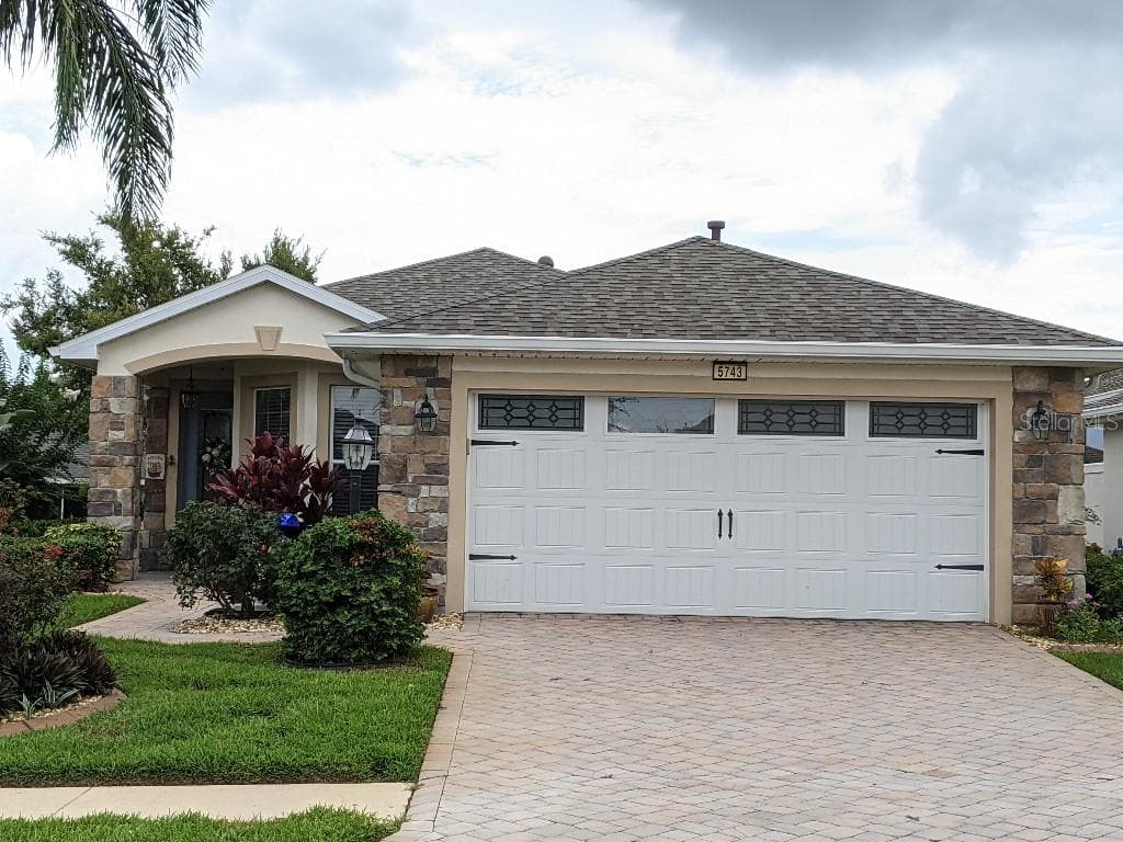 5743 BLUE SAVANNAH DRIVE LEESBURG, FL 34748