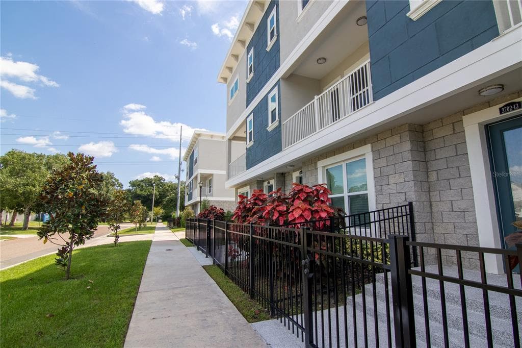 3702 W ROLAND STREET UNIT 11 TAMPA, FL 33609