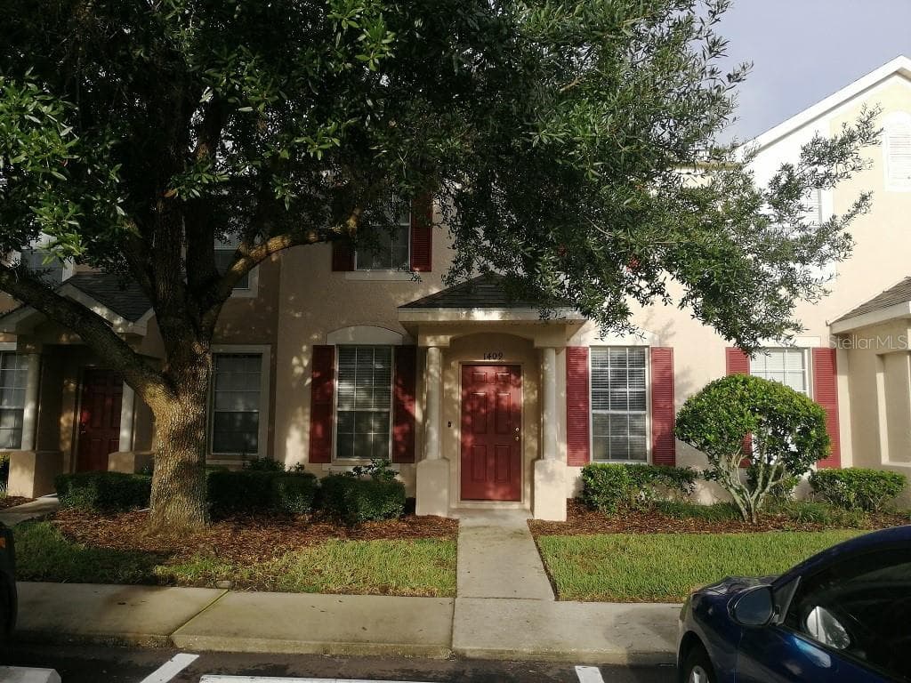 1409 LYONSHIRE DRIVE WESLEY CHAPEL, FL 33543