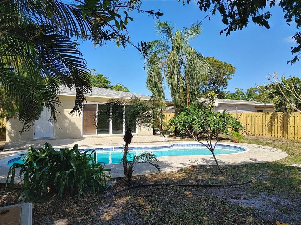 5524 17TH AVENUE N ST PETERSBURG, FL 33710