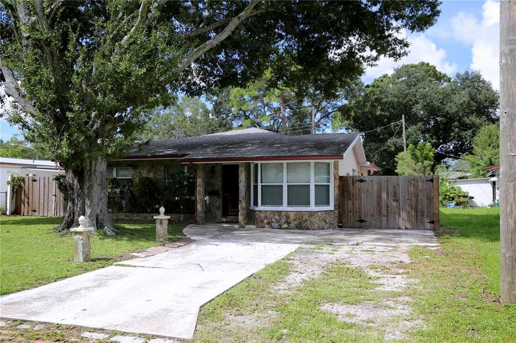 8520 44TH STREET N PINELLAS PARK, FL 33781
