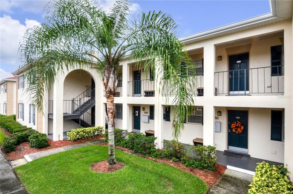 10388 CARROLLWOOD LANE UNIT 285 TAMPA, FL 33618