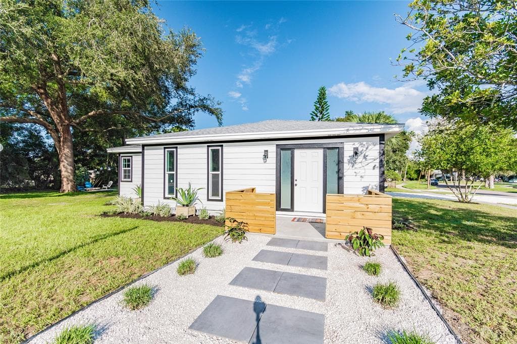 2031 DOUGLAS AVENUE CLEARWATER, FL 33755
