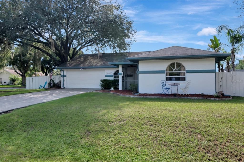 5433 HILL DRIVE ZEPHYRHILLS, FL 33542