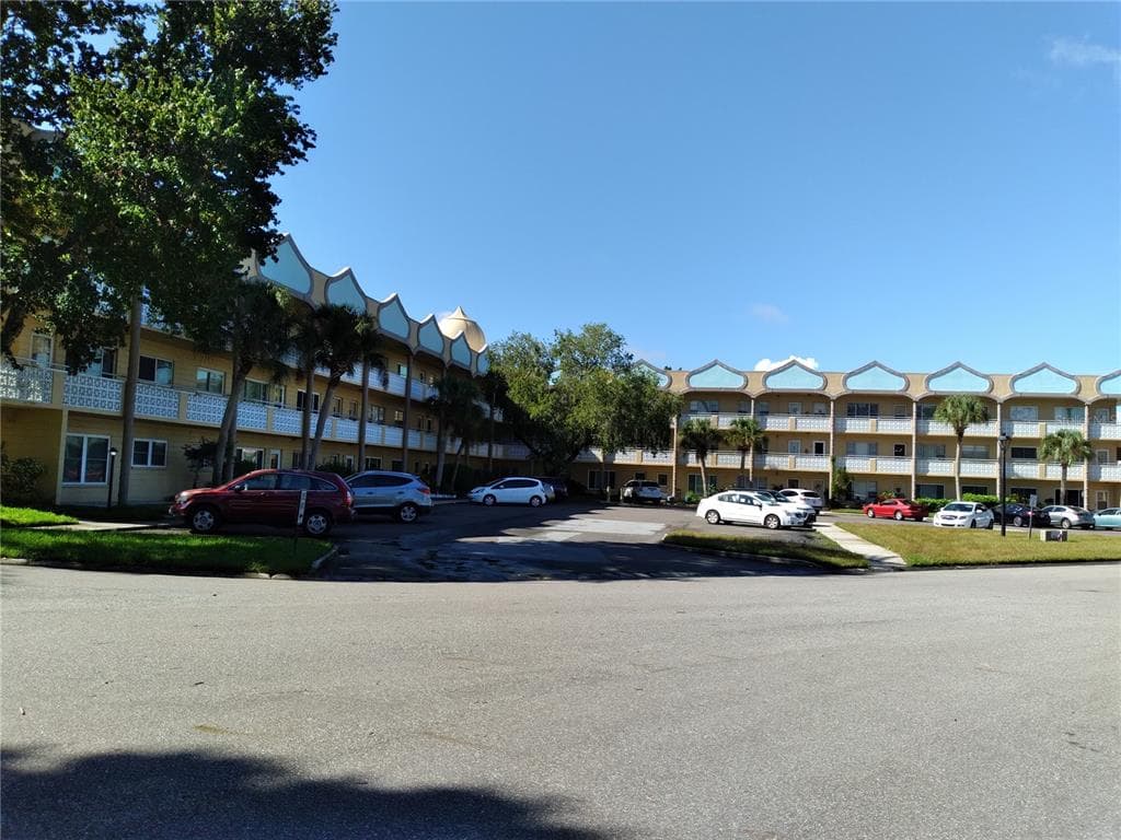 2467 FINLANDIA LANE UNIT 35 CLEARWATER, FL 33763